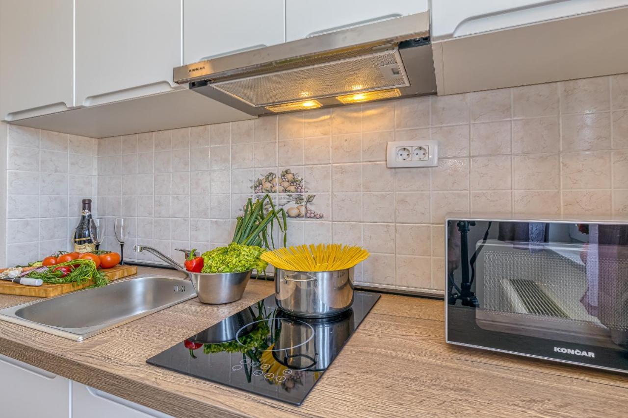 Villa Mihaela Trogir Bagian luar foto