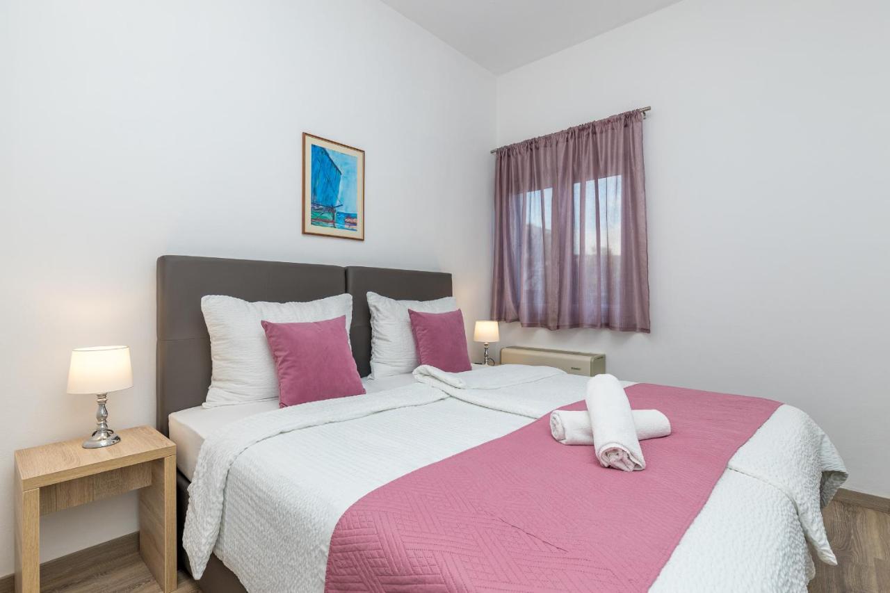 Villa Mihaela Trogir Bagian luar foto
