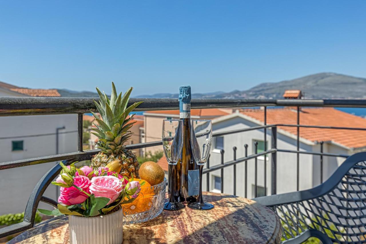 Villa Mihaela Trogir Bagian luar foto