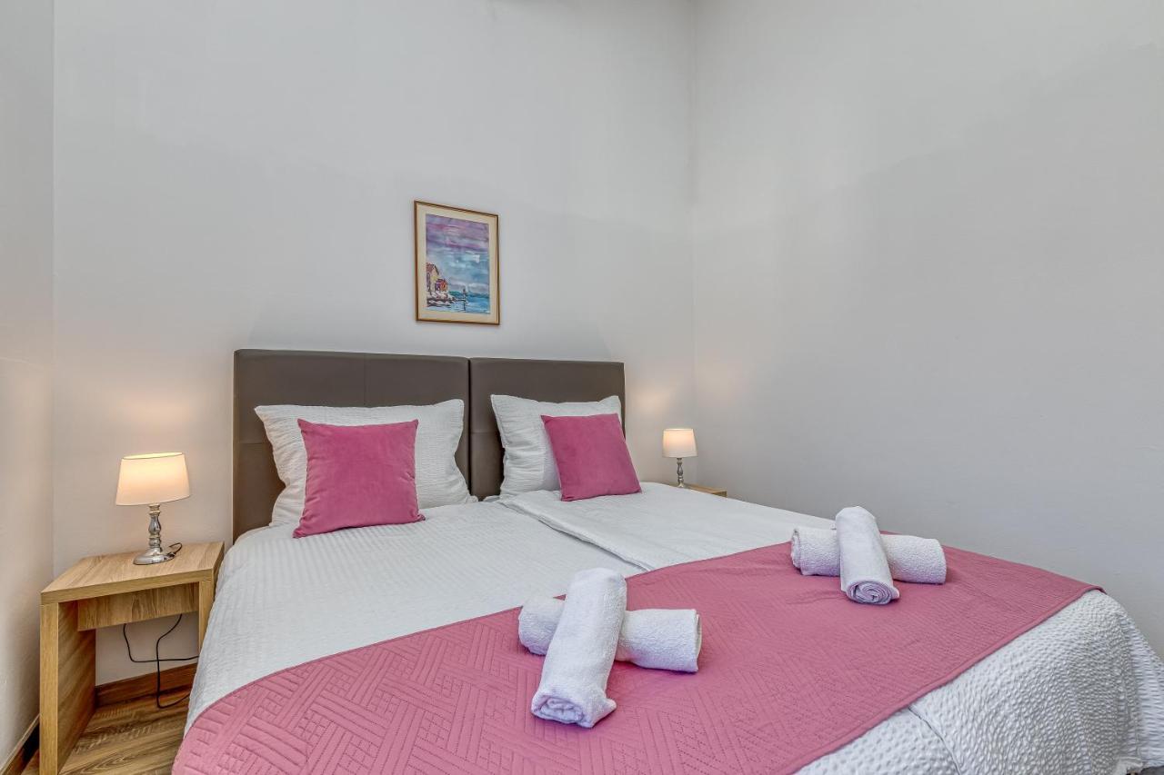 Villa Mihaela Trogir Bagian luar foto