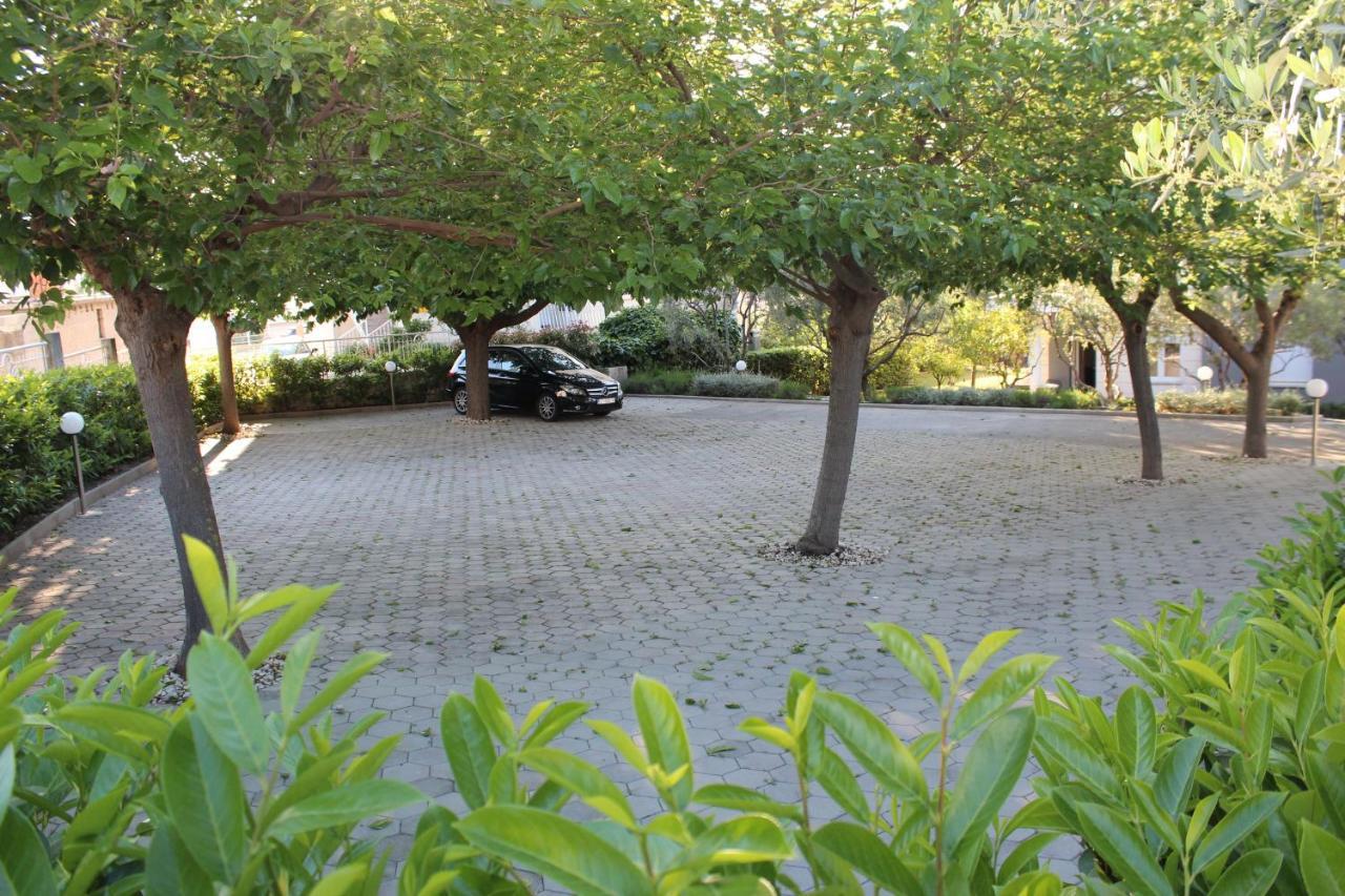 Villa Mihaela Trogir Bagian luar foto